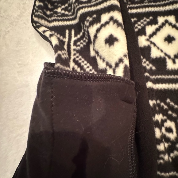 Chaps Women’s Black and White Full Zip Vest Size Medium New With Tags - Picture 11 of 16